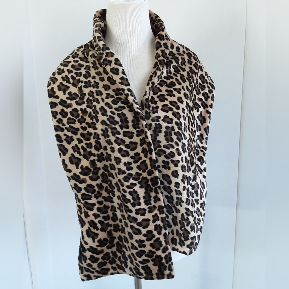 KENNETH COLE Faux Fur Stole Wrap Scarf in Leopard Print